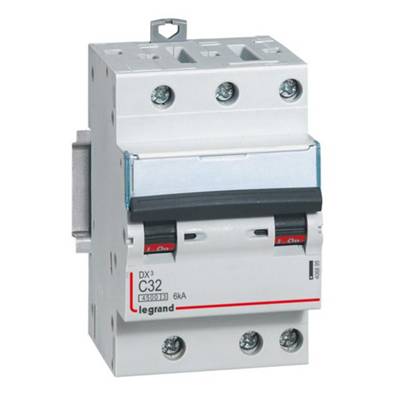 DX3 3P C32 4500a/6ka 3m