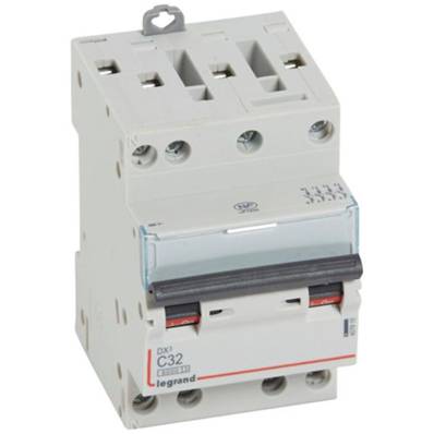 DX3 4P C32 6000a/10ka 3m