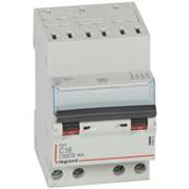 DX3 4P C16 4500a/6ka auto