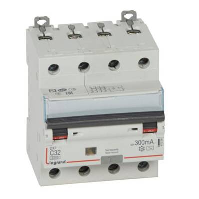 DX3 4P C32 6000a AC 300ma 4m
