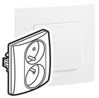 PRISE 2X2P+T VERTICALE NILOÉ - 16 A - COMPACTE - BORNES AUTO - PUR